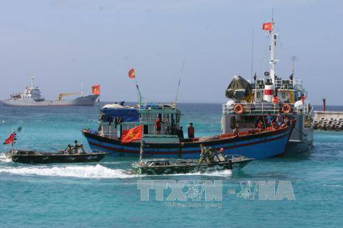 Phản đối Trung Quốc đơn phương ban hành Quy chế cấm đánh bắt cá trên Biển Đông ảnh 1